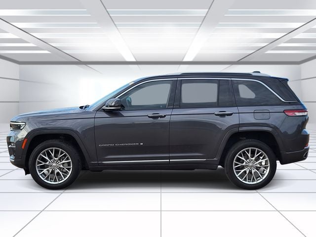 2022 Jeep Grand Cherokee Summit