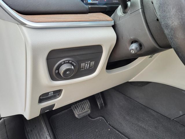 2022 Jeep Grand Cherokee Summit