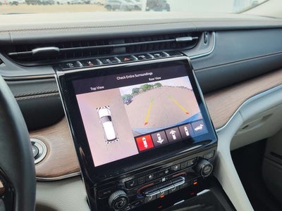 2022 Jeep Grand Cherokee Summit