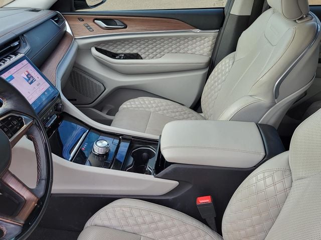 2022 Jeep Grand Cherokee Summit