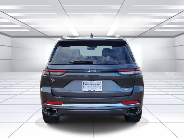 2022 Jeep Grand Cherokee Summit