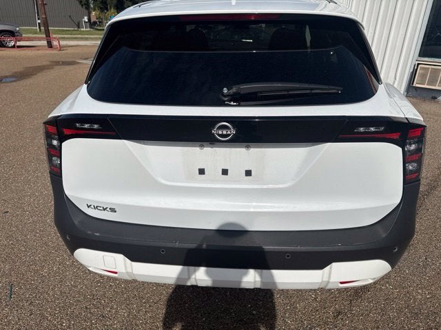 2025 Nissan Kicks SV