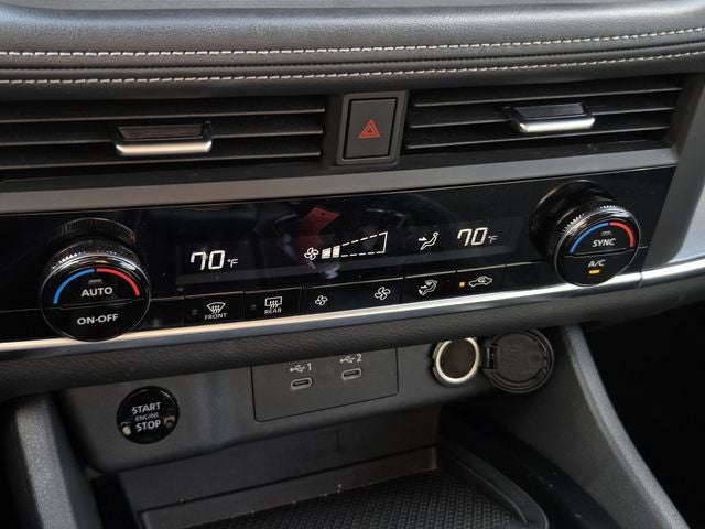 2025 Nissan Rogue SV