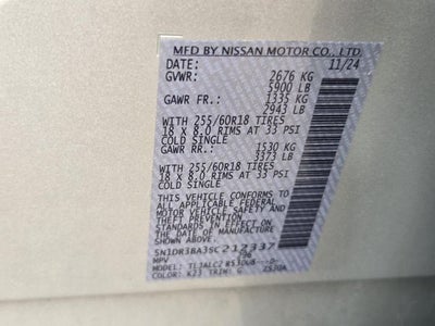 2025 Nissan Pathfinder SV