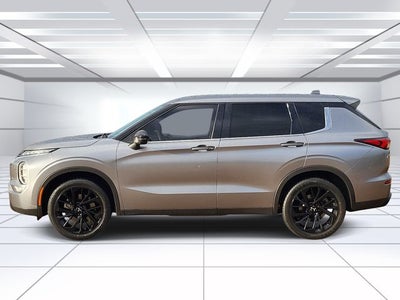 2023 Mitsubishi Outlander SE