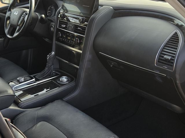 2024 INFINITI QX80 LUXE